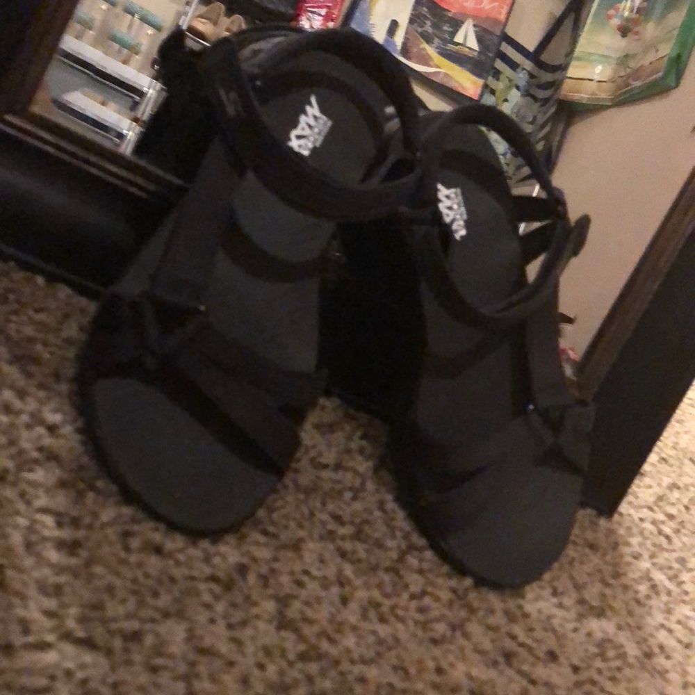 SKECHERS GoGa MAX